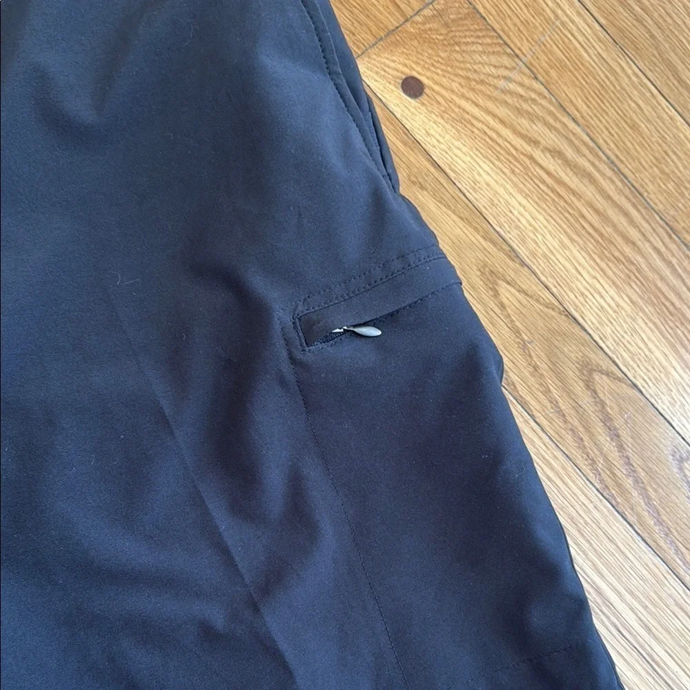 IZOD Men 38 Golf Shorts Black Zipper Cargo Pockets 10